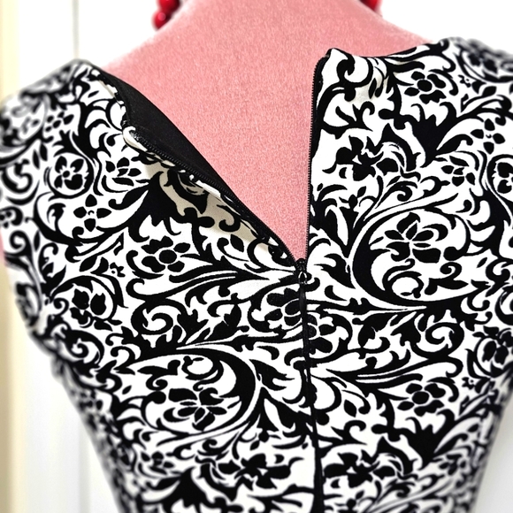 Pronto Moda J & M black and white flocked mini dress, size Small. - Picture 9 of 11